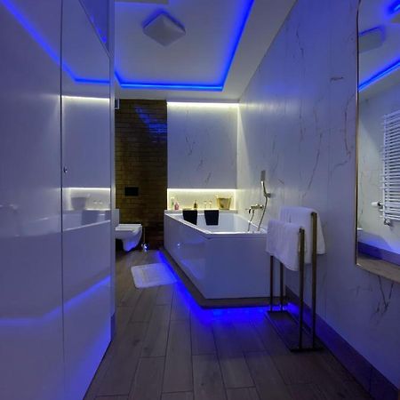 Apartament "Love" Centrum Z Duza Wanna Dla Dwojga Γκνιέζνο Εξωτερικό φωτογραφία