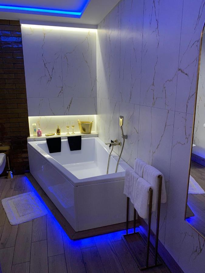 Apartament "Love" Centrum Z Duza Wanna Dla Dwojga Γκνιέζνο Εξωτερικό φωτογραφία