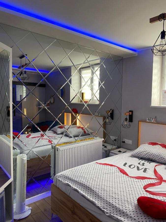 Apartament "Love" Centrum Z Duza Wanna Dla Dwojga Γκνιέζνο Εξωτερικό φωτογραφία