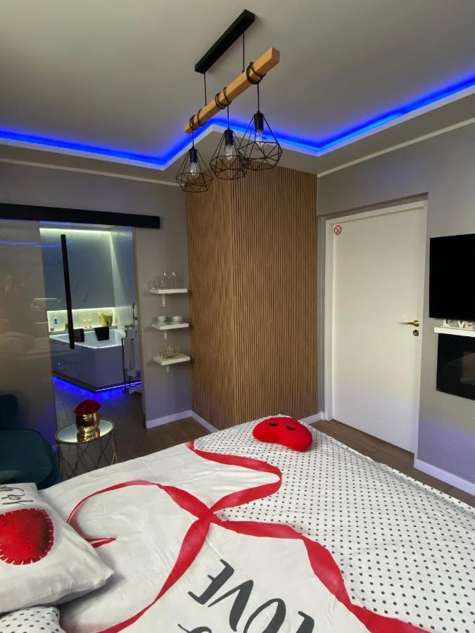 Apartament "Love" Centrum Z Duza Wanna Dla Dwojga Γκνιέζνο Εξωτερικό φωτογραφία